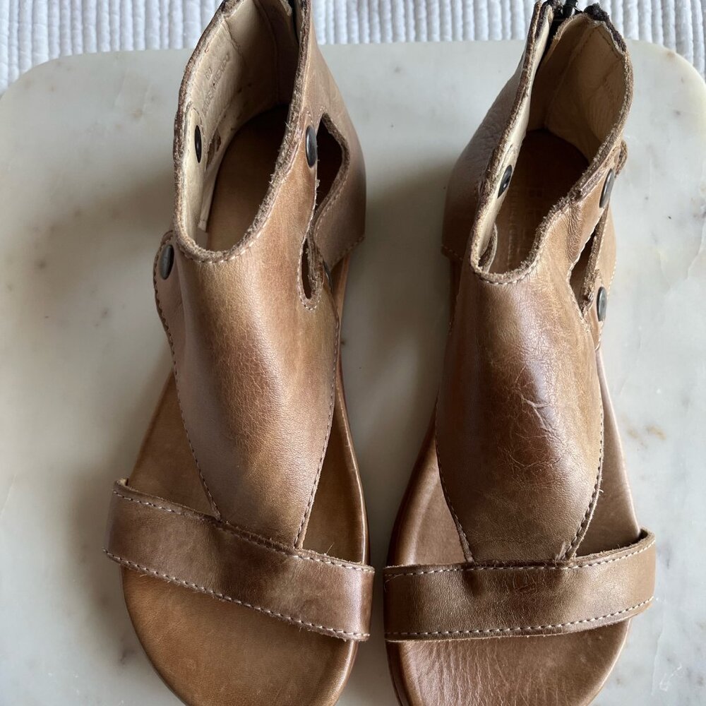 Bed Stu Soto Sandals - Size 6 Light Brown Distressed - NEW